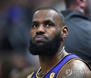 '제임스 37점' NBA 레이커스 4연승…서부 PO 직행 티켓 혼전