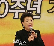 "현미 선배님, 100살 되도록 노래하자고 했는데…"