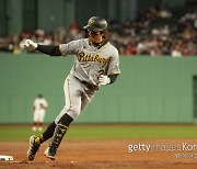 배지환, 그린몬스터 ‘훌쩍’ …MLB 데뷔 후 첫 홈런 신고