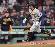 피츠버그 배지환, 그린 몬스터 넘겨 MLB 통산 첫 홈런 폭발