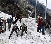 INDIA AVALANCHE