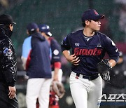 "실패해도 괜찮아. 박세웅처럼 싸워!" 3년차에도 '볼볼볼'…21세 김진욱의 가능성 [인천피플]