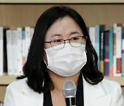 ‘8년 버틴’ 학폭 소송 망친 권경애 변호사…재판 불출석 허무한 패소