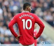 래시퍼드 '결승골' …맨유, 브렌트퍼드 1-0 꺾고 4위 복귀..토트넘 5위 추락