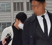 신혜성, 변호사와 함께 빠른 발걸음 [포토엔HD]