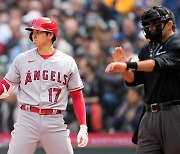 오타니, 투수와 타자로 잇달아 MLB '피치 클록' 위반