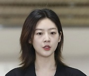 ‘1심 벌금 2000만원’ 김새론 “사실 아닌 기사 너무 많이 나와 무서워 해명할 수 없다”