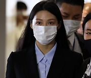 “김연아가 명함 필요 없듯, 의사 면허 없어도 조민은 귀해” 패소 후 SNS서 응원 쇄도