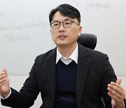 [이달의 과학기술인상]강문진 KAIST 교수 “사회·과학에 관심 가져야 수학 독창적으로 풀수 있어”