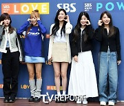 [T포토] 에이핑크 '앨범 홍보차 라디오 나들이'