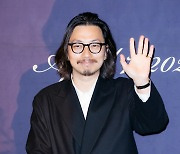 [bnt포토] 이동휘 '존재감 확실한 예술가 비주얼'(이승기-이다인 결혼식)