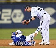 [MD포토] 이원석 '2루서 벌러덩, 민성아 오지마'