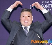 강호동, 승기야 축하한데이~[포토엔HD]