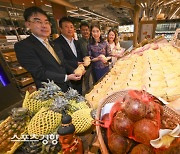 더 현대 서울에 마련된 ‘태국과일백화점’[스경포토]