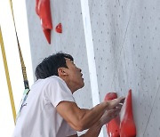 전국 선수권 스피드 예선에서 경기 펼치는 이승범