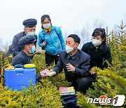 북한 "청년 사상정신적 성장에 언제나 깊은 관심…당적 지도 심화"