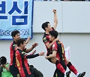 ‘7년만 4만 관중’ 서울, 대구에 3-0 완승..황의조 복귀골