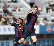 후반에만 5골 몰아친 수원FC, 대전에 5-3 짜릿한 역전승