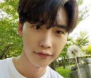 '아이유♥' 이종석, 남의 남친이 이렇게 설레도 돼? "시간이 벌써"