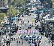 대규모 부활절 축하 퍼레이드