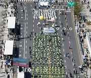 세종대로에서 열린 부활절 축하 퍼레이드