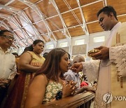 SRI LANKA RELIGION EASTER