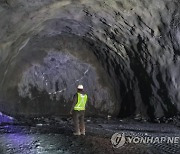 INDIA KASHMIR ZOJILA TUNNEL