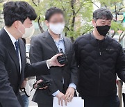 '가상자산 상장 뒷돈' 코인원 상장팀장·브로커 구속