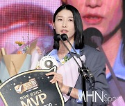 "'잼잼이'들, 응원 고맙습니다" 김연경, 역대 최다 정규리그 MVP 쾌거