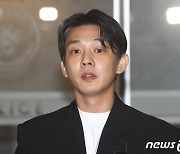 "'마약 함께 투약' 유아인 공범도 수사…전우원 지목 3명 조사"