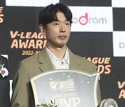 한선수 '프로배구 MVP 수상'