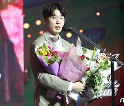 벌써 다음 시즌을 바라보는 MVP 한선수 "이젠 통합 4연패 도전"