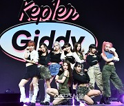 타이틀곡 GIDDY 마무리하는  케플러[포토]