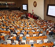 헌정사상 최초 '선거제 개편' 국회 전원위… 나흘간 '선거제' 난상토론