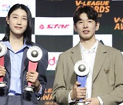 김연경, 정규리그 5번째 MVP…한선수 남자 세터 첫 수상