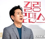 이선균, 긴장되는 '킬링 로맨스' 시사 [사진]