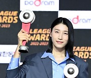 선수로 더 뛰는 김연경, FA 협상 기준은 "우승 가능한 팀"