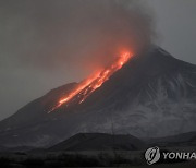 분화하는 러시아 캄차카 반도 베지미안니 화산