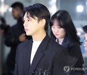 유아인, 졸피뎀 투약까지?...의료기록서 정황 포착