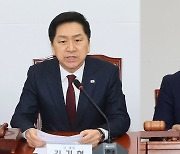 美 도·감청 공방 확전…"야, 선동 급급" "도청 용납못해"