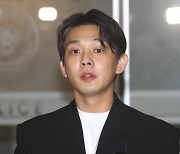 “가장 안쪽 자리에” 이태원 클럽서 유아인 목격담… 소속사 “가짜 뉴스”