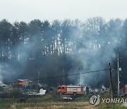 비가 와도 피어오르는 연기