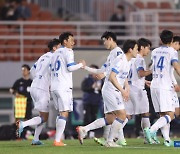 [IS 안산] 염기훈 포효했다… 수원, 안산 3-1 격파→7경기 만에 첫 승