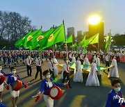 북한, '태양절' 111주년 기념 '인민예술축전' 개막