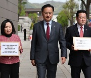 여당, 민주당 방송법 직회부 헌재에 권한쟁의 청구…또 ‘정치의 사법화’