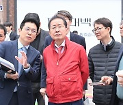 홍준표 대구시장 동성로 방문…“활성화 방안 마련”