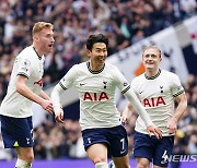 'EPL 100골' 오른 손흥민, 클린스만 앞에서 골사냥