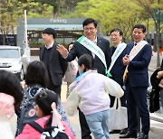 도성훈 인천시교육감, 안전주간 등굣길 교통안전 캠페인