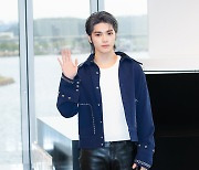 [bnt포토] NCT 태용 '존잘의 손인사'