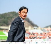 강원FC 최용수 감독, 산불 피해 복구 성금 기부